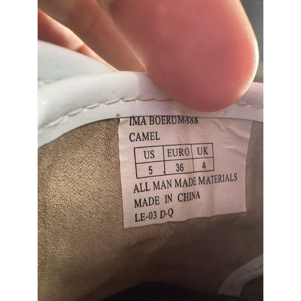 Michael‎ Kors Ima Boerum Youth Sneakers Size 5 Camel Charm Logo